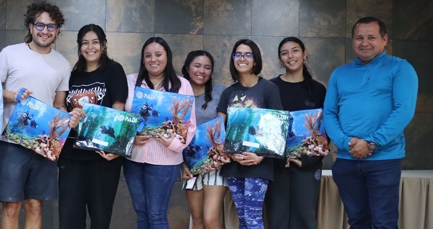 Estudiantes de Turismo Alternativo de UABCS reciben certificación internacional de buceo recrea-tivo