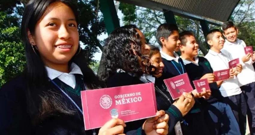 Anuncia SEP entrega de becas y tarjetas a millones de estudiantes