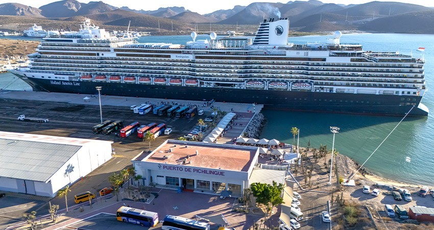 Llegan los cruceros Koningsdam y Grand Princess a La Paz y Loreto