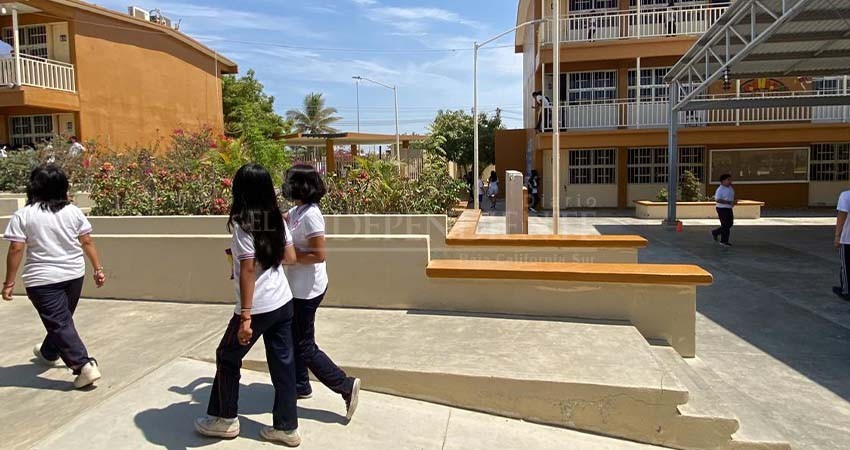 USICAMM no renovó contrato de docentes en BCS; hay incertidumbre en planteles por falta de personal