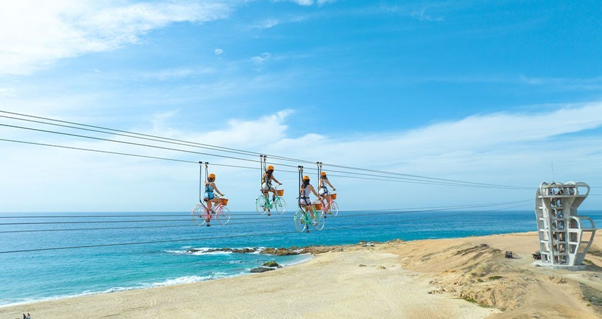 En Los Cabos, Cactus Tour rompe Récord Guinness con "La tirolina para bicicleta más larga del mundo"