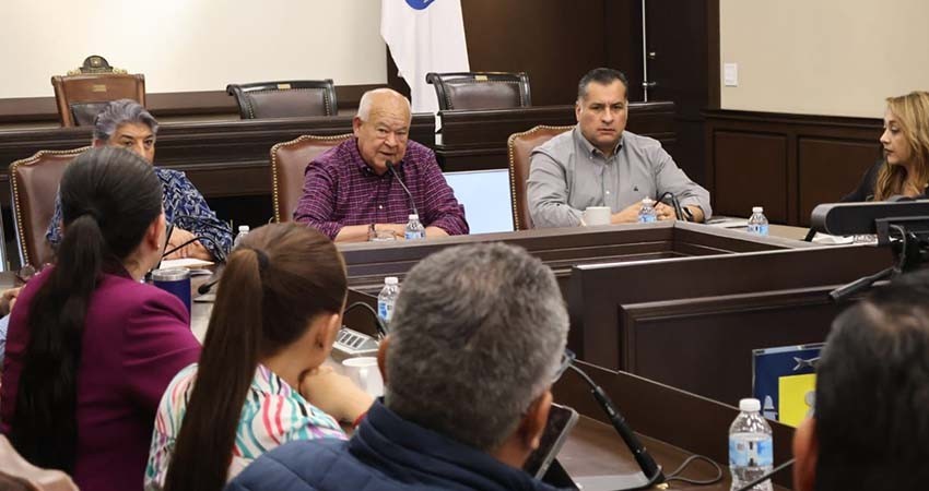 Se reúne Castro Cosío con alcaldes y titulares de poderes Legislativo y Judicial, en continuidad al Pliego Petitorio de Burócratas