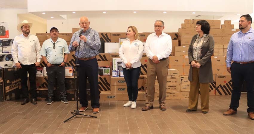Gobernador de BCS entrega equipamiento e importante obra de infraestructura a la UABCS