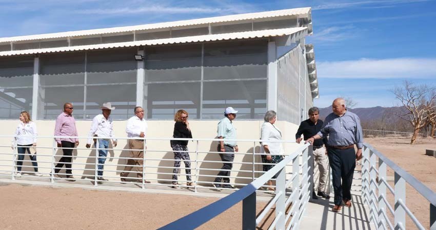 Se fortalece la calidad educativa y tecnológica de la UABCS: Castro Cosío