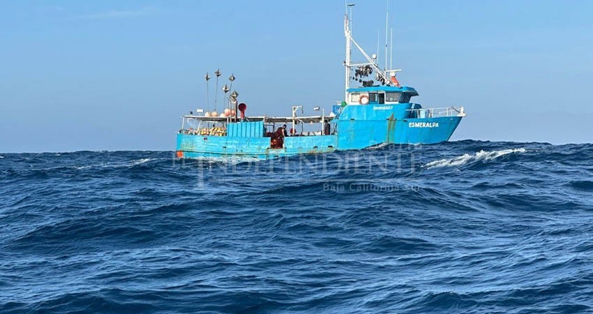 Embarcación queda a la deriva en Cabo San Lucas; SEMAR rescató a la tripulación