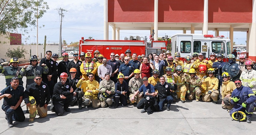 Refuerza la Alcaldesa de La Paz cooperación con bomberos de California, Estados Unidos