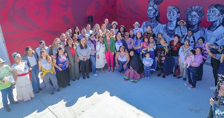 Entrega Milena Quiroga obra del Mercado Étnico, que reconoce la lucha de comunidades indígenas y afromexicanas