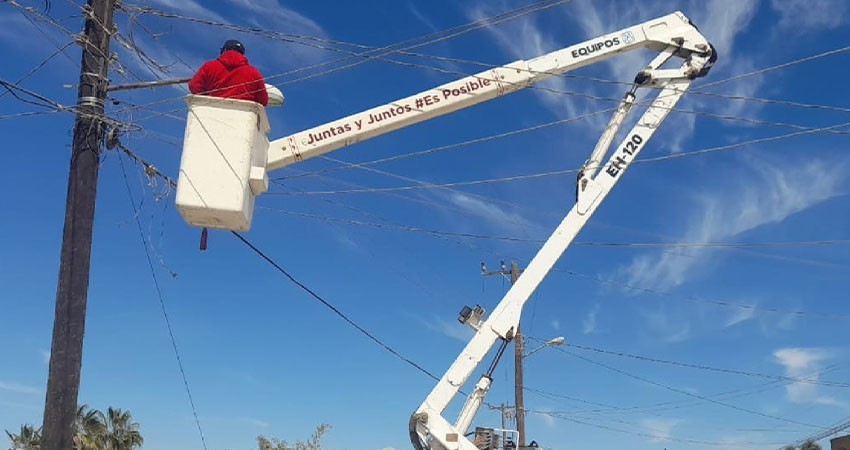 Más de 140 luminarias han sido rehabilitadas en Todos Santos
