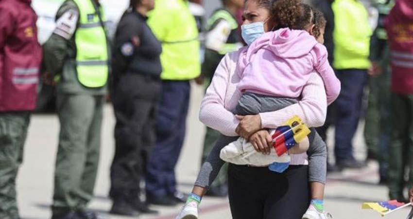 México repatría a Venezuela a 21 niños migrantes que viajaban solos