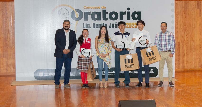 Premian a jóvenes del Concurso de Oratoria “Lic. Benito Juárez”