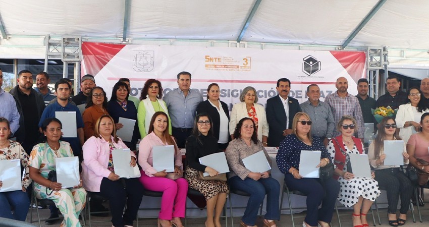 Entrega SEP 61 plazas a personal de apoyo y asistencia a la educación