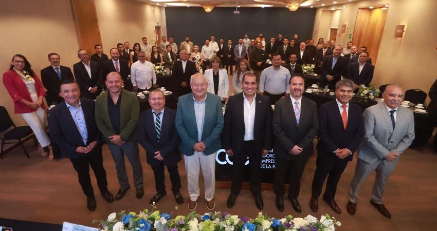 Gobernador Castro Cosío toma protesta a la nueva mesa directiva del Consejo Coordinador Em-presarial de La Paz
