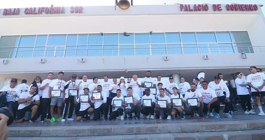 Encabeza el gobernador Víctor Castro la Clase Nacional de Boxeo en Baja California Sur