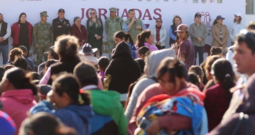 Entregan títulos de concesión a taxistas y realizan Jornada por la Paz en Vizcaíno