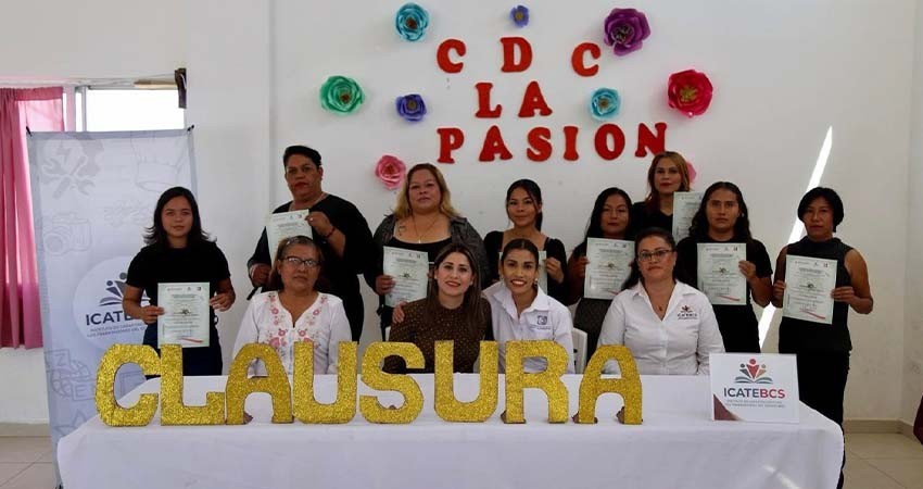 Concluyen más 30 personas cursos de capacitación en el DIF Municipal