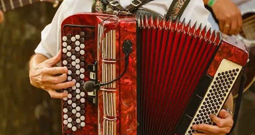 Narcocorridos no están prohibidos en México: Sheinbaum Pardo