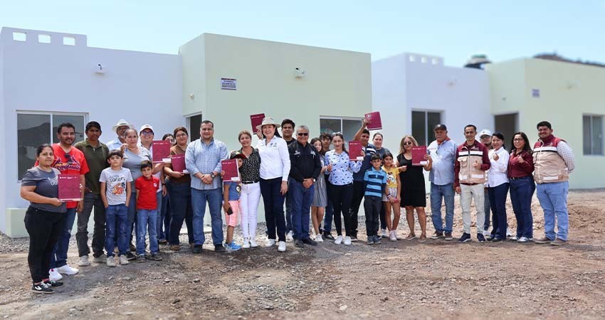 Entrega secretario general de Gobierno 71 acciones de vivienda en Comondú, Loreto y Mulegé