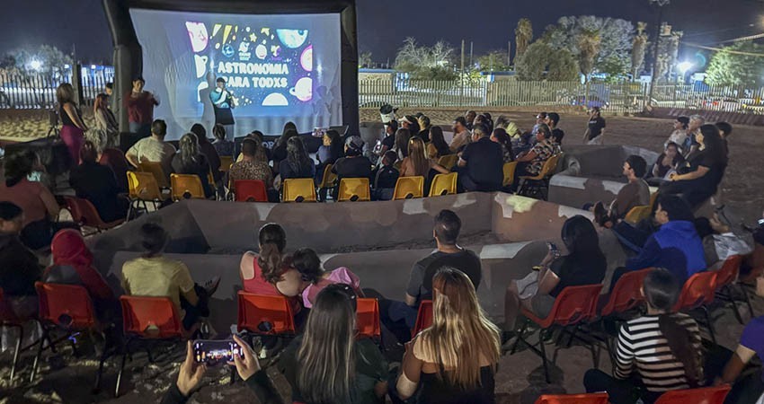 Realizan noche de avistamiento de estrellas para personas con discapacidad