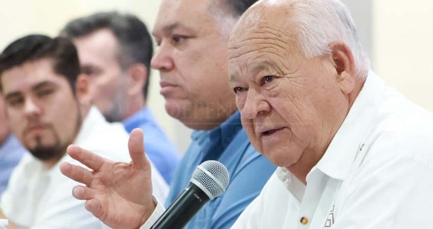 Niega el Gobernador de BCS tener disgusto con Christian Agúndez: "Respeto sus decisiones"