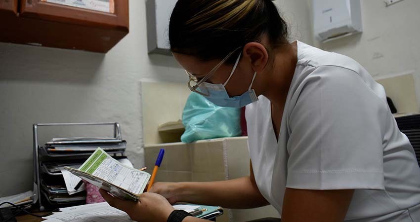 Acerca IMSS Baja California Sur el programa de vacunación a guarderías