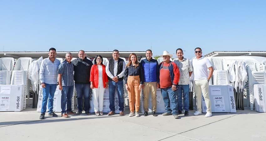 Entrega Milena Quiroga sillas de ruedas en conjunto con Club Rotario