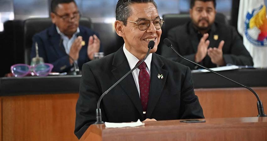 Mayor esfuerzo de Servidores públicos pide la ciudadanía: Maestro Vicente Cardoza