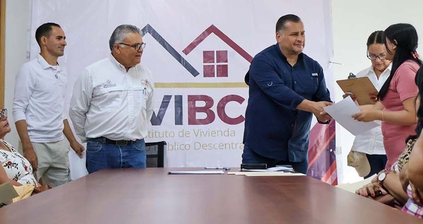 Atiende INVI a familias de comunidades de Comondú, Loreto y Mulegé