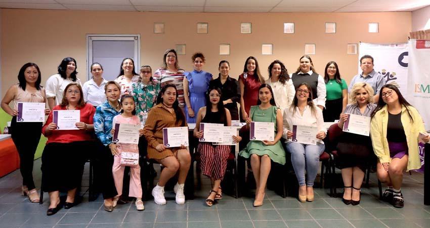 ISMUJERES y UABCS clausuran curso de formación para mujeres emprendedoras