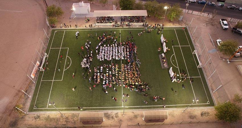 Entrega gobernador Castro Cosío rehabilitación del campo de fútbol 7 en la Unidad Deportiva Nuevo Sol