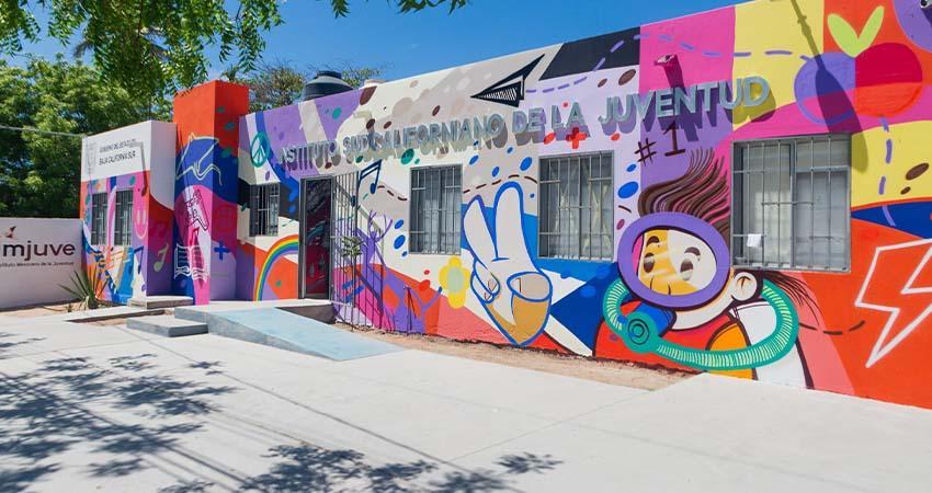 Jóvenes sudcalifornianos expresan su visión a través de un mural artístico