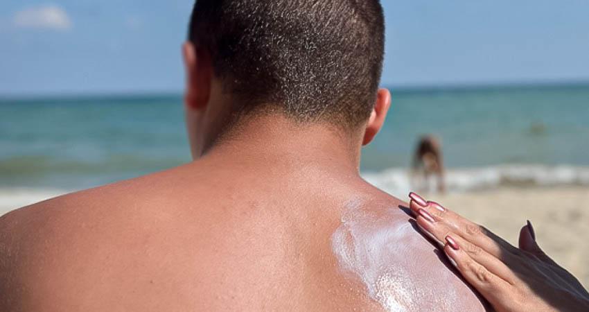 Llaman a la población a no exponerse al sol y evitar quemaduras solares