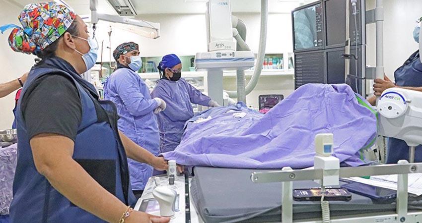 Realizan cateterismos pediátricos en la nueva unidad de hemodinamia del Hospital Salvatierra