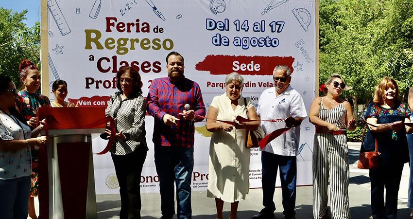 Instalan Feria de Regreso a Clases en el Jardín Velasco de La Paz