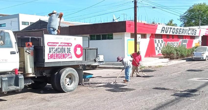 Avanza el Gobierno del Estado en trabajos de bacheo y limpieza de calles
