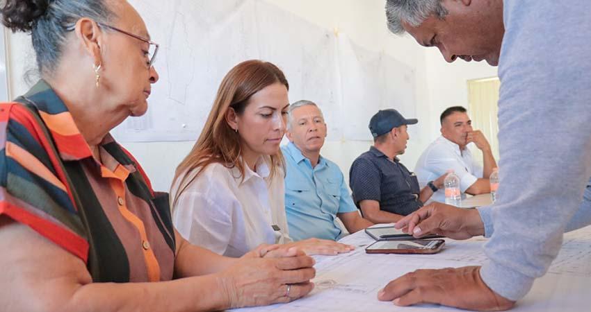 Sostiene Milena Quiroga encuentro con ejidatarios de Los Planes