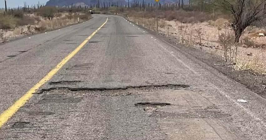 Exhortan desde el Congreso BCS al Ejecutivo Federal y Estatal para que se repare y reencarpete la carretera Transpeninsular