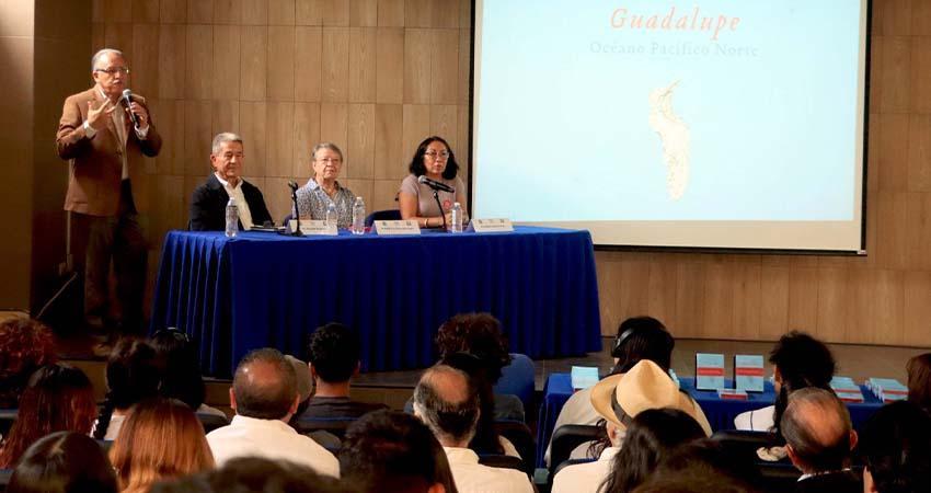 Presentan en la UABCS “Tierra a la vista: 50 islas mexicanas”, obra que celebra la riqueza natural del país