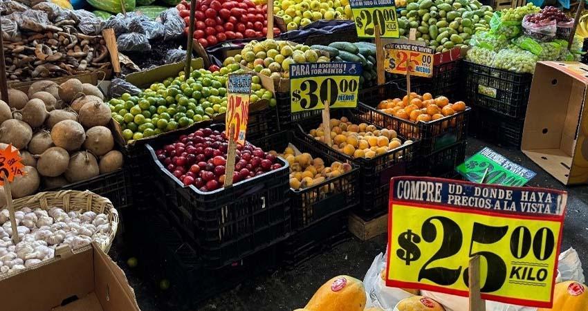 Inflación en México se modera más de lo previsto en primera quincena de octubre