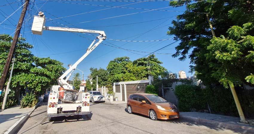 Rehabilita Servicios Públicos más de 500 luminarias en La Paz