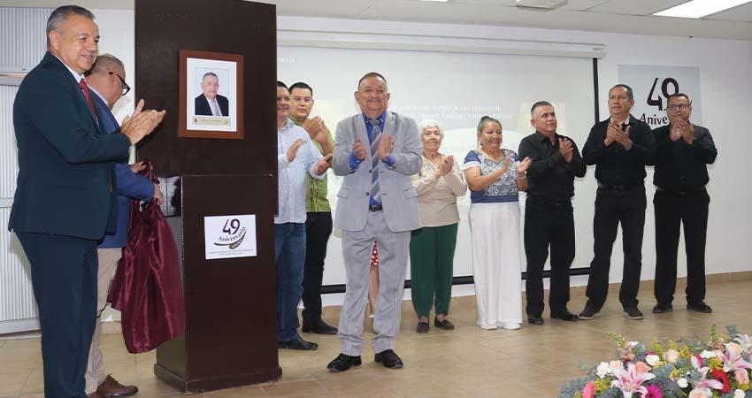 Recibe el profesor Luis Alamillo Vargas el galardón “Forjadores de Generaciones 2025”