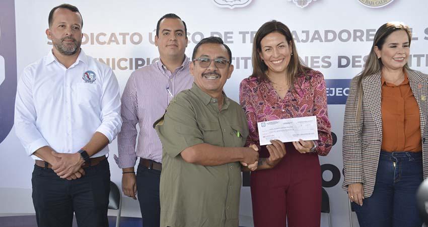 Anuncia la alcaldesa de La Paz incremento al bono anual de jubilados y pensionados