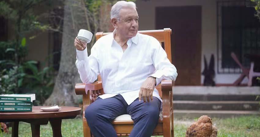 Desde Palenque, reaparece López Obrador para presentar 'Grandeza', su nuevo libro