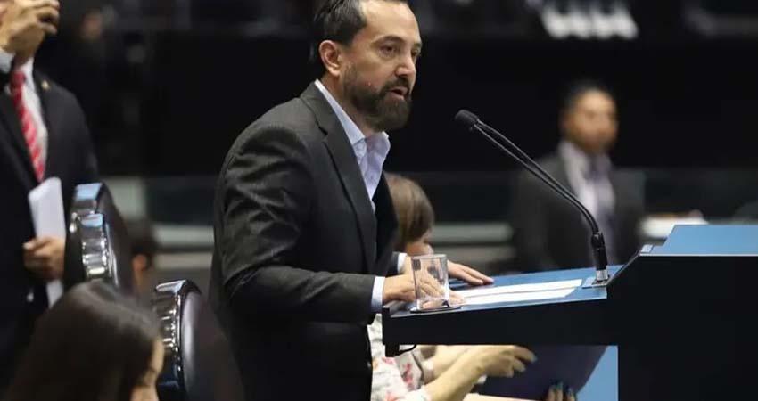 Diputado de Morena denuncia ante el INE presunta propaganda encubierta del PAN