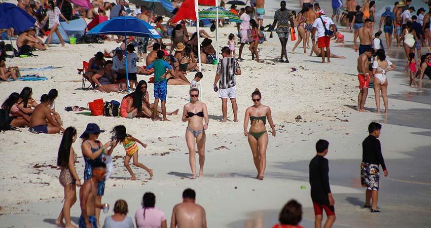 México recibirá a unos cinco millones de turistas durante Navidad, un 5% más que en 2024