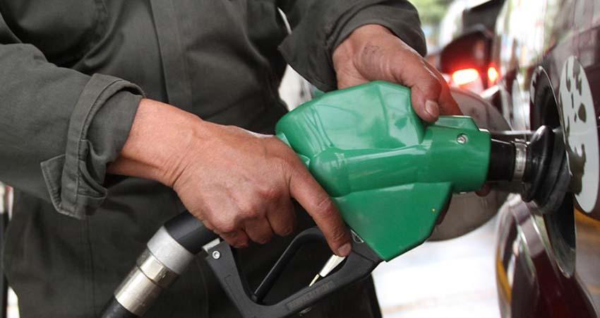 Las secretarías de Hacienda y Energía mantienen estrategia para evitar alza en el precio de la gasolina