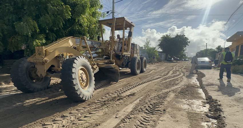 Servicios Públicos ha nivelado más de 300 kilómetros de accesos alternos en La Paz