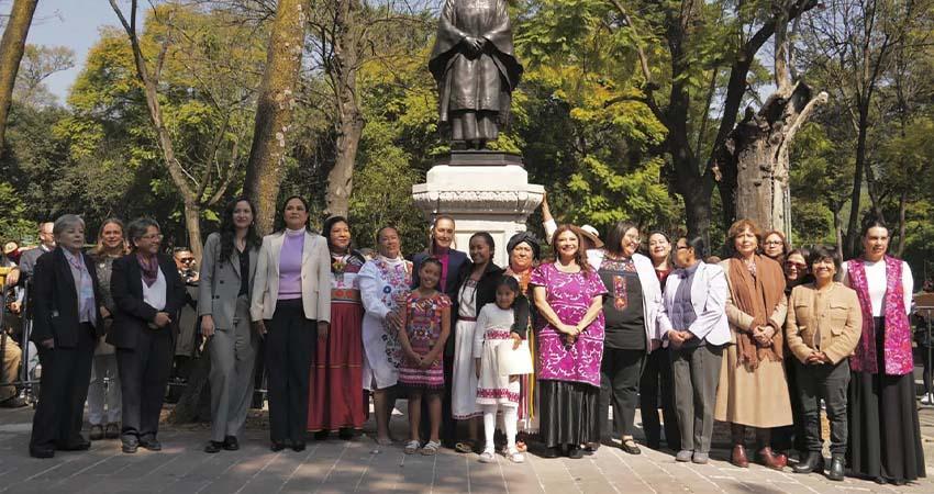Sheinbaum devela 6 esculturas de mujeres ancestras en Reforma; "es un acto de justicia histórica"