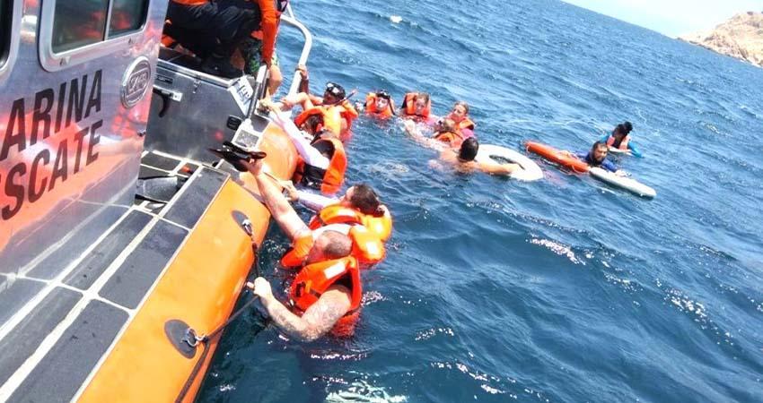 Armada rescata a 36 personas en vacaciones en playas del país