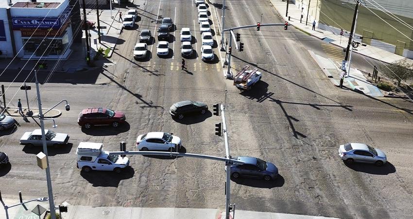 Rehabilitan el crucero del bulevar Forjadores y Colosio de La Paz; trabajarán de madrugada