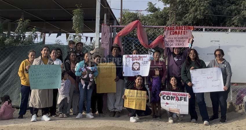 Educadores CONAFE en BCS protestan por salarios bajos y precariedad laboral